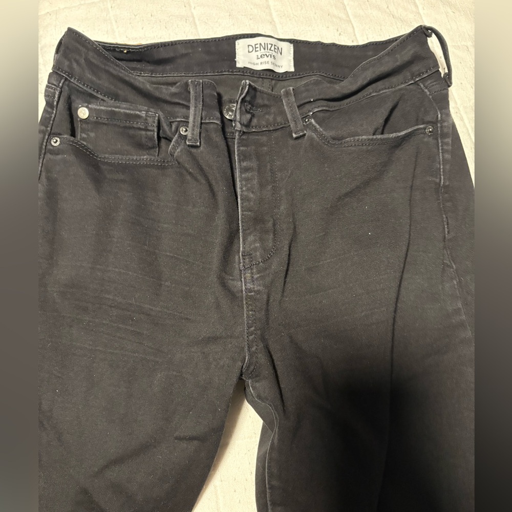 Denizen from Levi's Charcoal Skinny Pants